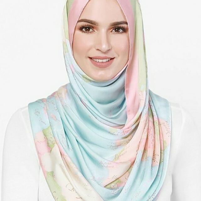 Authentic Duck Scarves Worldmap Limited Edition Women S Fashion Muslimah Fashion On Carousell