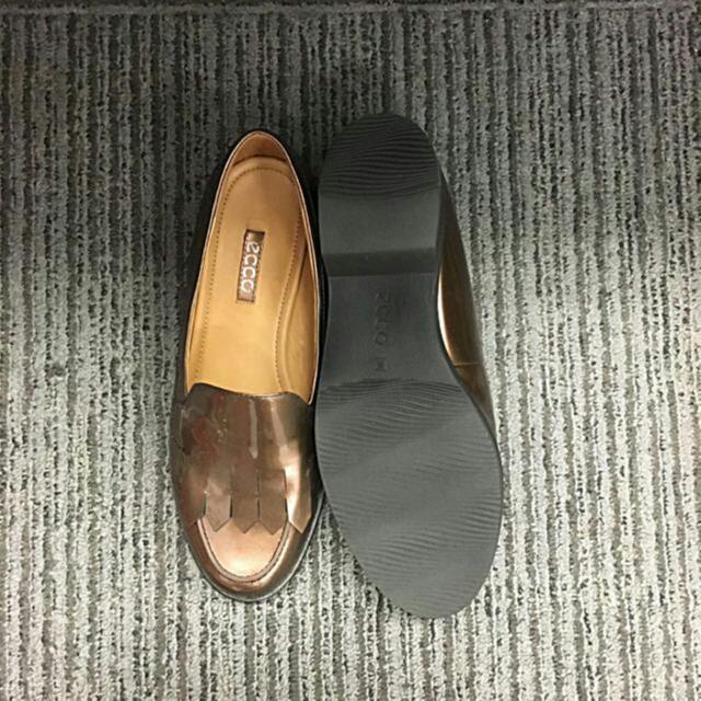 ecco patent leather shoes