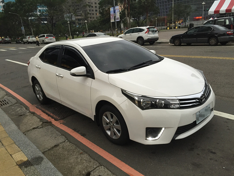 Fb搜尋智宇中古車買賣14 Altis 汽車 汽車出售在旋轉拍賣