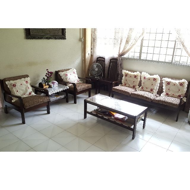 Old School Arm Chair, Furniture & Home Living, Furniture, Chairs on Carousell