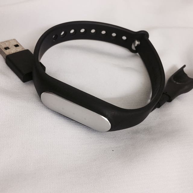 Xiaomi Mi band 1, Everything Else, Others on Carousell