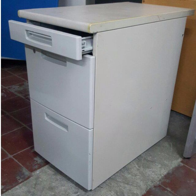 3 Drawers Side Desk Japan S Surplus Office Furniture Home Furniture Furniture Fixtures Shelves Drawers On Carousell