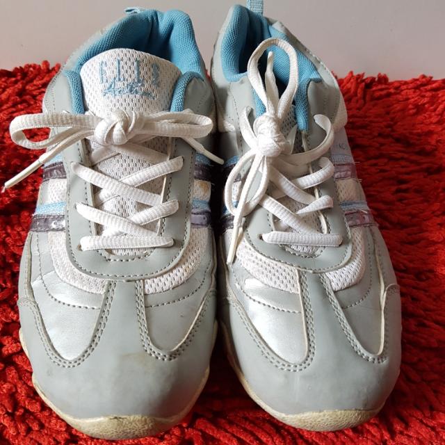 Authentic Elle Sports Shoe Women S Fashion Shoes On Carousell