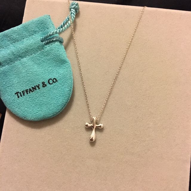 Elsa Peretti Cross Pendant, 名牌 