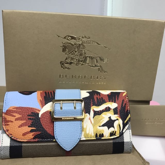 FLASH SALE BURBERRY Long Wallet NEW