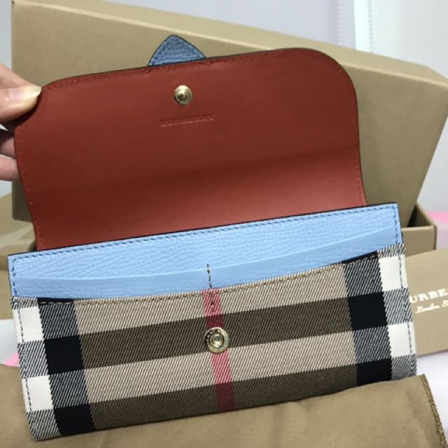 FLASH SALE BURBERRY Long Wallet NEW