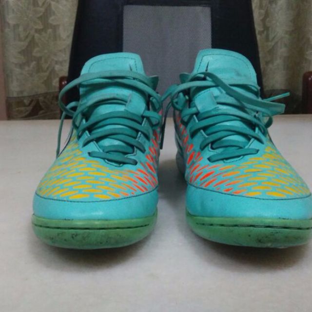 kasut futsal nike magista