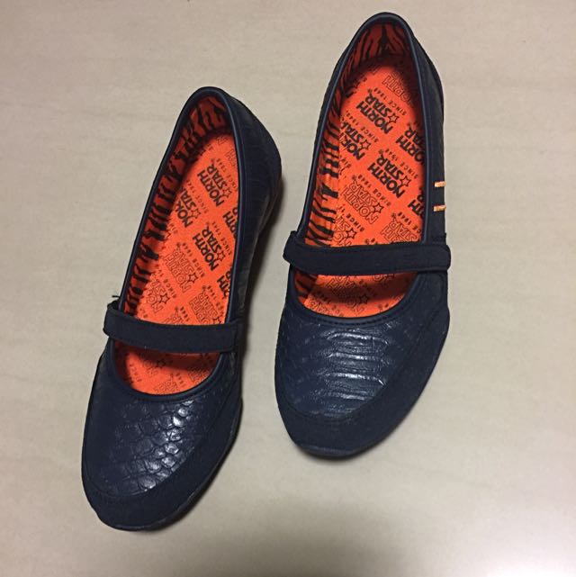 navy blue comfy shoes