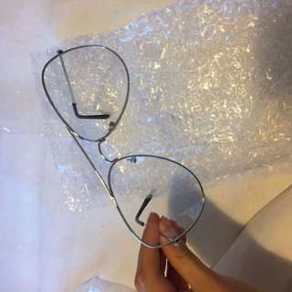 CLEAR GLASSES