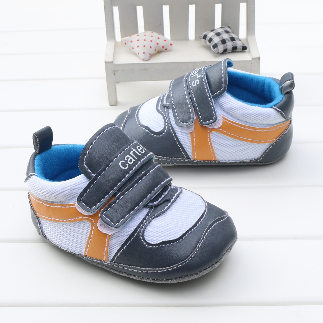 CARTERS Baby Soft Shoes Prewalker 