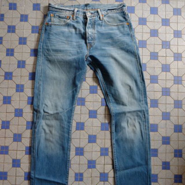 dr martens levis 501