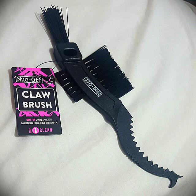 muc off claw brush