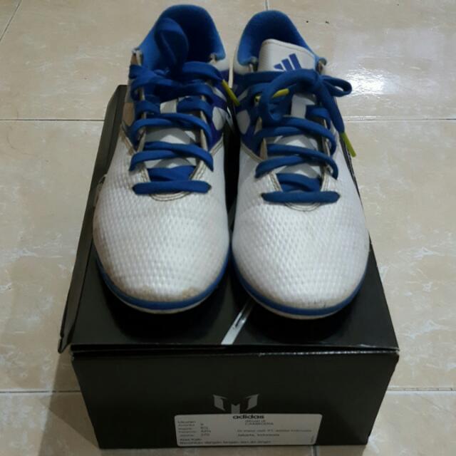 Sepatu Futsal Adidas Seri Messi Men S Fashion Men S Footwear On Carousell