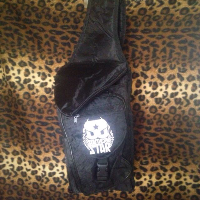 Skateboard Bag By Southern Star (Category: Briefcases) located in Quezon City. Submitted by lewislove (Listing ID 98617985, Image 1). Description: .