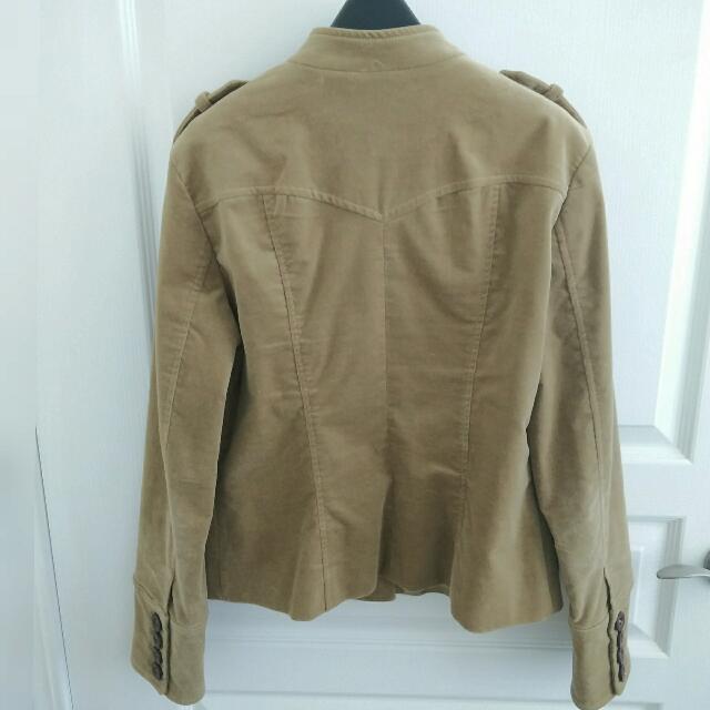 Zara Basic Jacket (Category: Clothes) located in North York. Submitted by atcatc (Listing ID 98539818, Image 2). Description: .