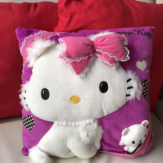 charming kitty cushion