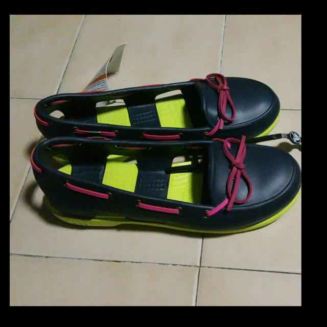 crocs beachline boat shoes