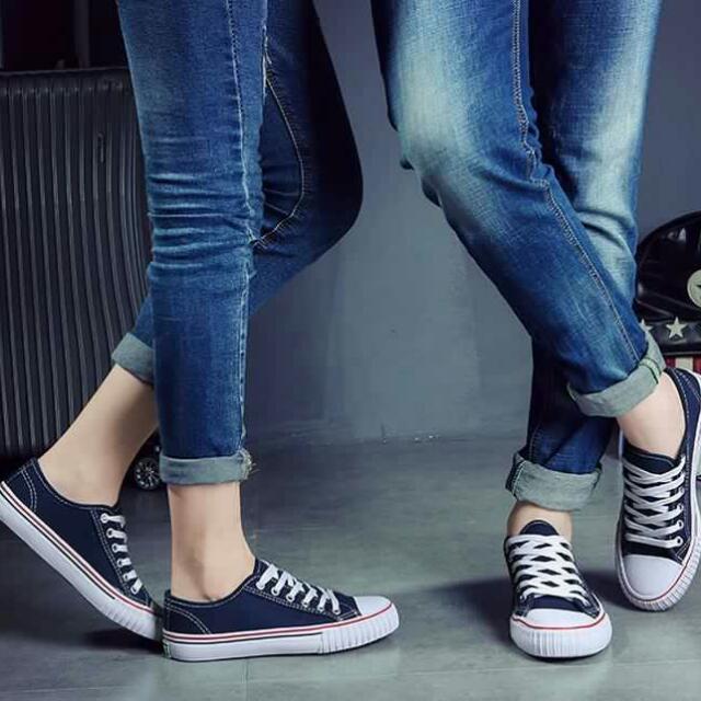 converse shoes couple