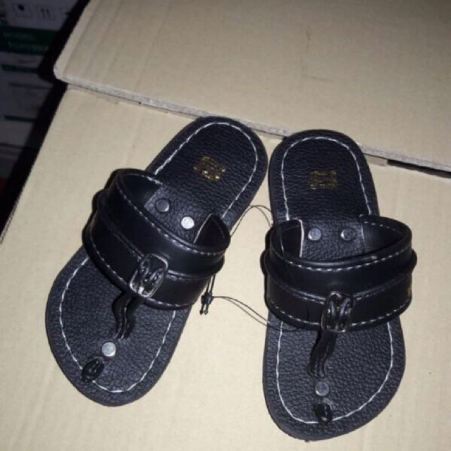wide rainbow sandals
