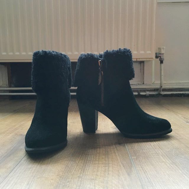 ugg zaire quilted boots