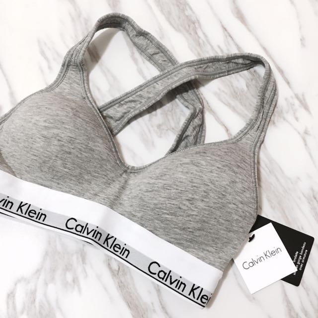Calvin Klein Ck運動內衣 內有襯墊 她的時尚 上衣在旋轉拍賣