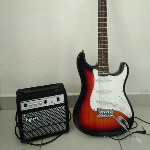 Electric Guitar Techno With Amp For Sale, Music & Media, Music Instruments on Carousell
