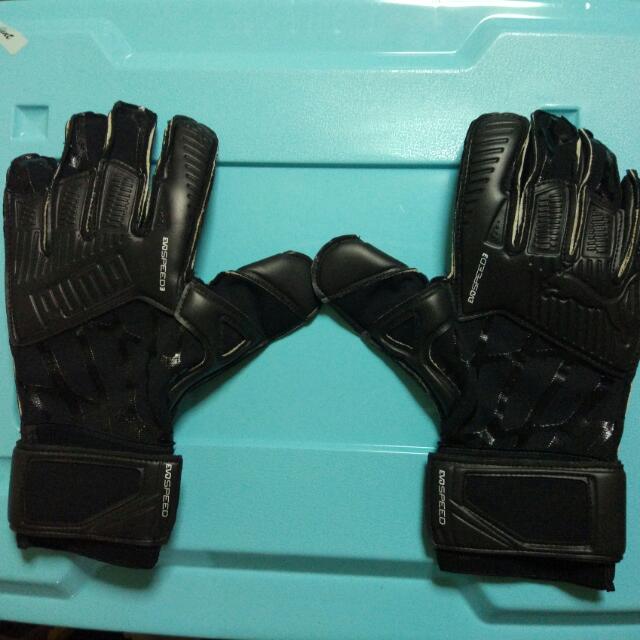 puma evospeed 3.3 goalkeeper gloves