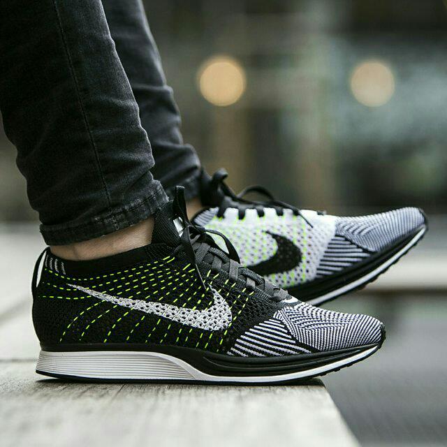 Nike Flyknit Racer