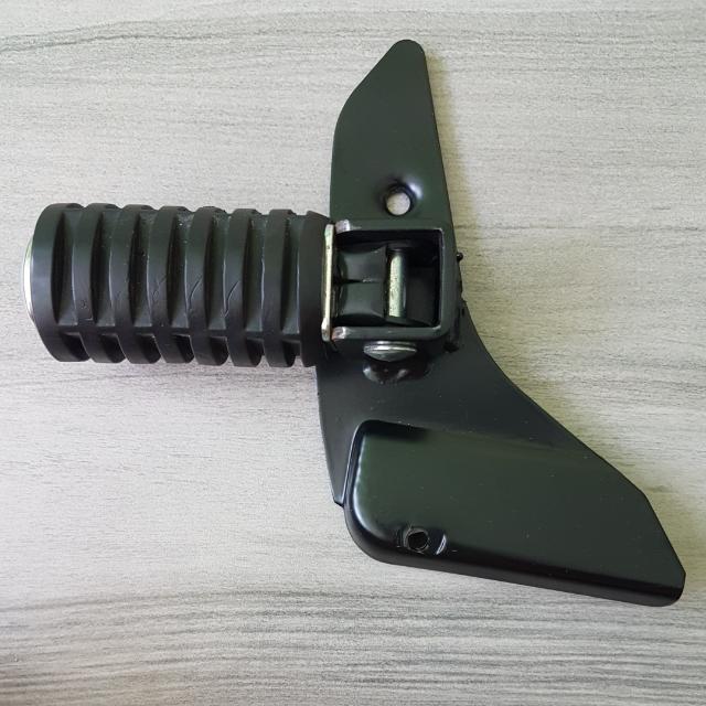 Buzzetti footpeg for Vespa Sprint, Motorcycles on Carousell