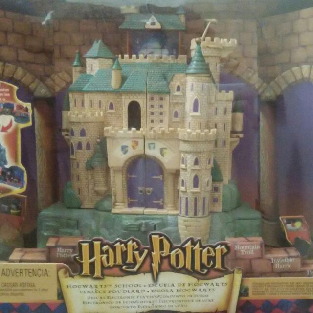 Harry potter hogwarts school deluxe electronic playset hotsell