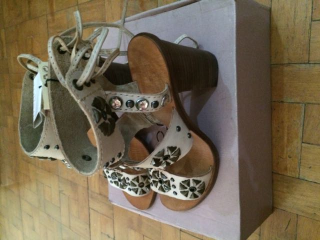 MNG Shoes on Carousell