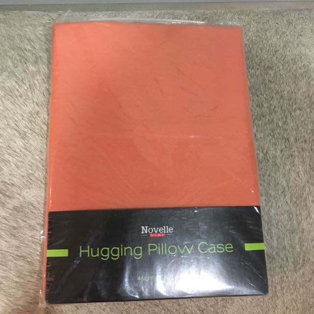 Novelle Full Body Hugging Pillow, Babies & Kids, Bathing & Changing, Other Baby Bathing