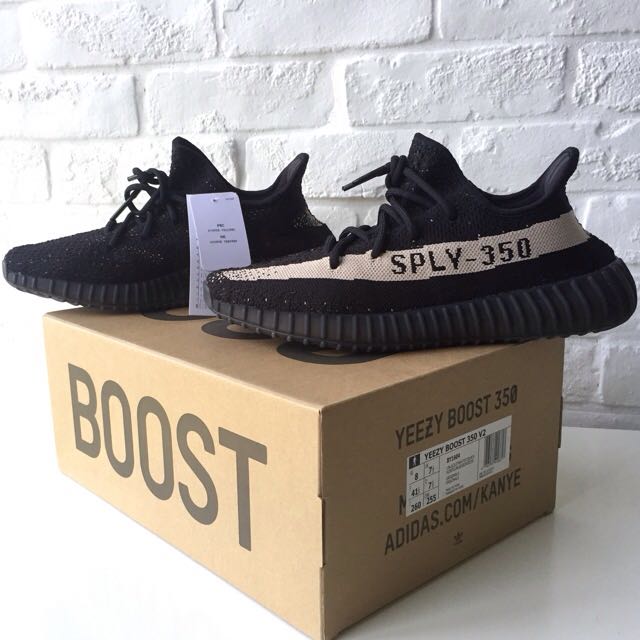 yeezy boost 350 v2 core black white