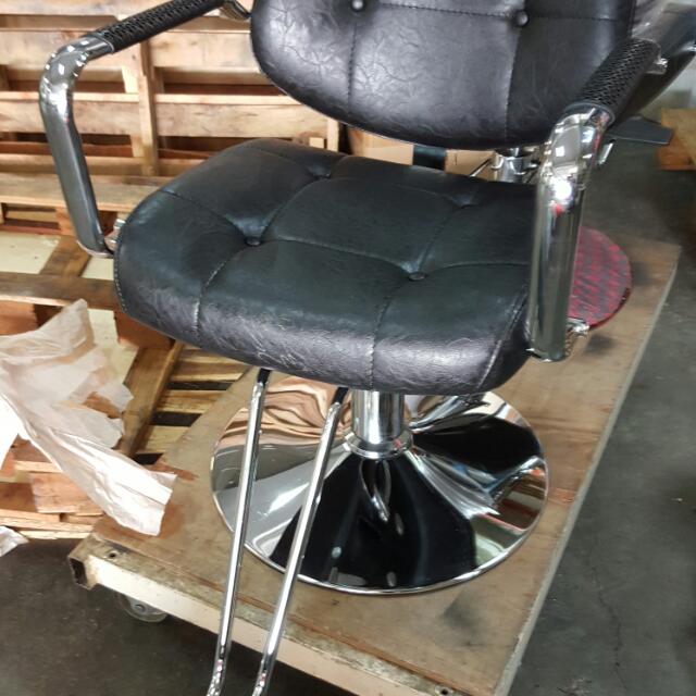 Bn Cutting Chair Come With Round Base