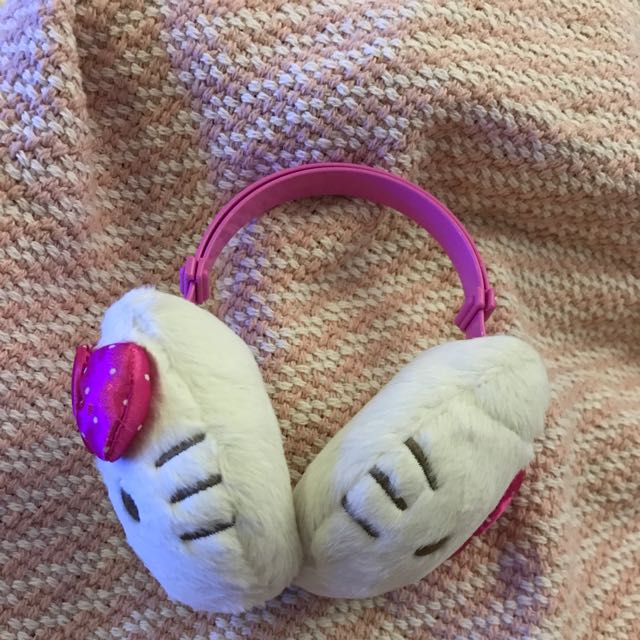 Hello Kitty Earmuffs, Babies & Kids, Babies & Kids Fashion on Carousell
