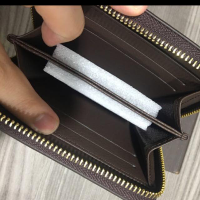 Replica Louis Vuitton Men's Zip Wallet Brown Damier, Men's Fashion, Bags,  Belt bags, Clutches and Pouches on Carousell