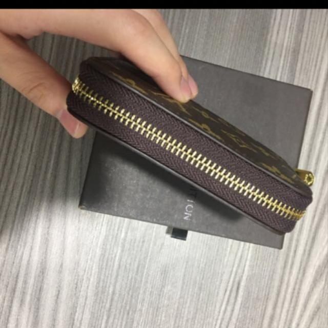 Replica Louis Vuitton Men's Wallet Monogram, Men's Fashion, Watches &  Accessories, Wallets & Card Holders on Carousell