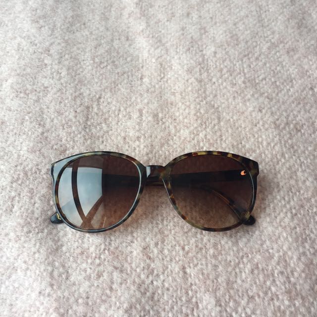 PRICE DROP Authentic Michael Kors Sunglasses Women s Fashion