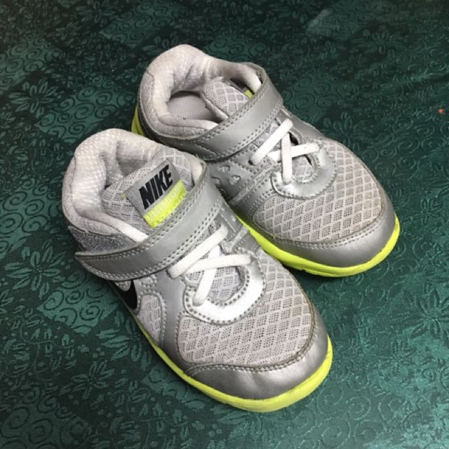 Size 3 baby girl nikes hotsell