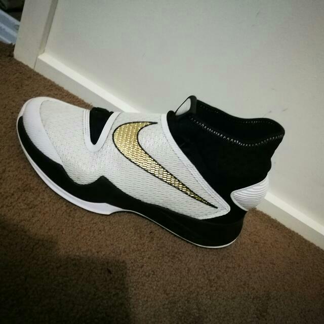 nike zoom hyperrev 2016