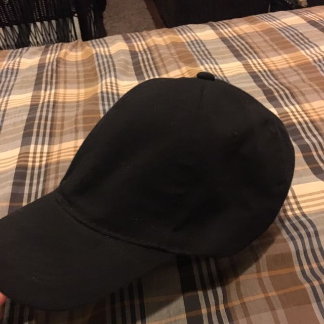 Zara black cap clearance