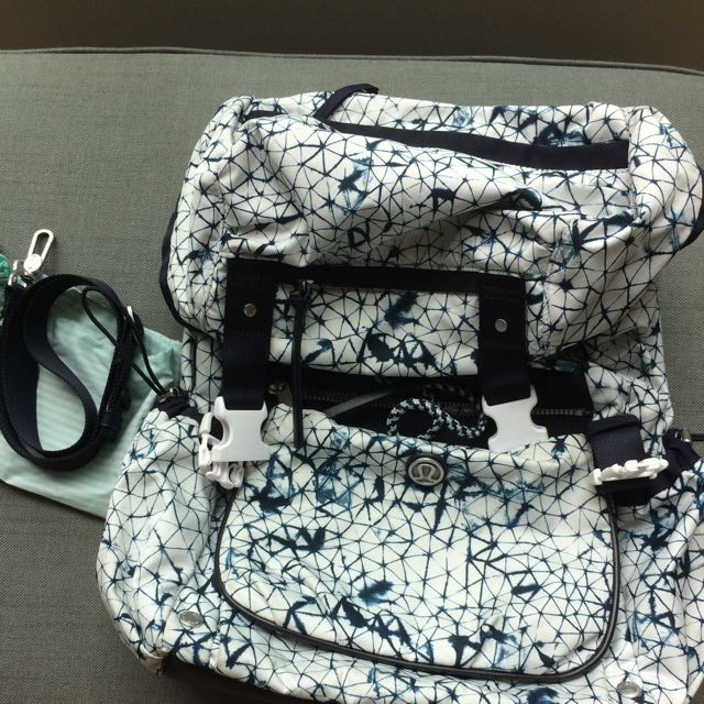 Lululemon traveling yogini rucksack top