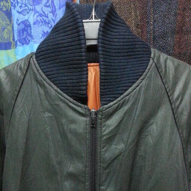 Bomber Jacket (Category: Coats, Jackets and Outerwear) located in Georgetown. Submitted by dead_mans_chest (Listing ID 99802793, Image 2). Description: .