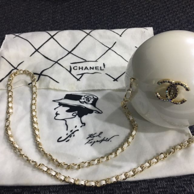 Unique CHANEL Pearl Ball Bag VIP Gift Of 2016