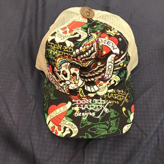 edhardy 蓝色水钻帽99%真品(贴标还在), 名牌精品