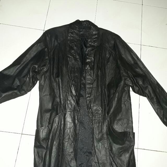Leather Winter Jacket (Category: Coats, Jackets and Outerwear) located in Petaling Jaya. Submitted by delayla6 (Listing ID 99794899, Image 1). Description: .