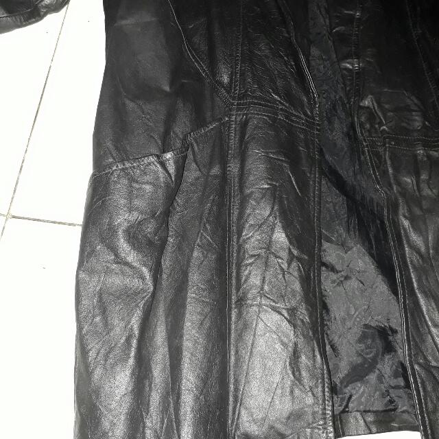 Leather Winter Jacket (Category: Coats, Jackets and Outerwear) located in Petaling Jaya. Submitted by delayla6 (Listing ID 99794899, Image 2). Description: .