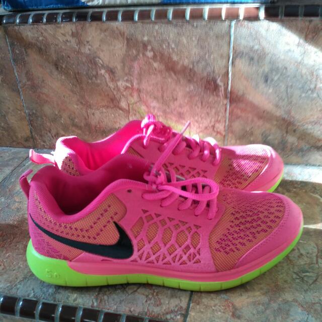 Sepatu Nike Flyware Pink Women S Fashion Women S Shoes On Carousell