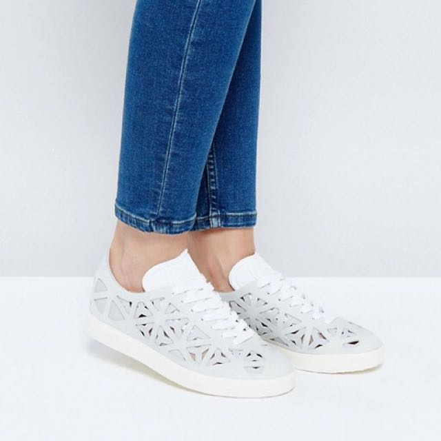 Gazelle cutout on sale