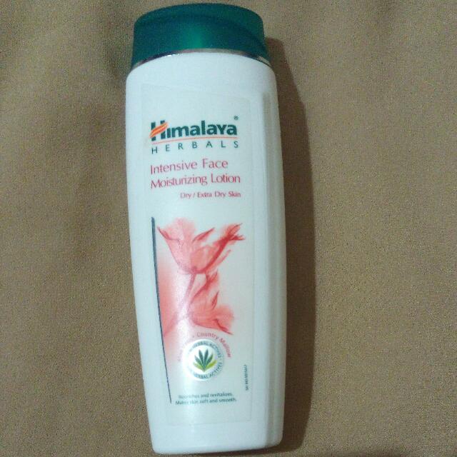 himalaya intensive face moisturizing lotion